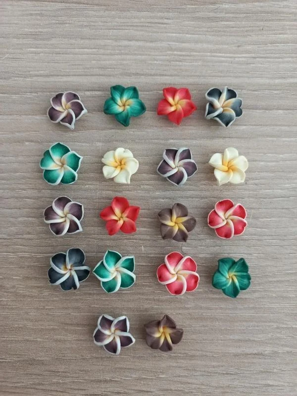 Lot De Fleurs En Fimo